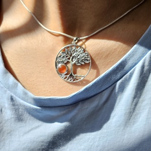 Pendentif Arbre en Argent Sterling Fait Main avec Pierre de Cornaline, Style Bohème, Cadeau de Fête, Fabriqué en Inde - Product Image 4