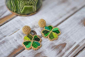 Pendientes colgantes de diseñador hechos a mano para niñas y mujeres, tachuelas adornadas con corazones para cada ocasión, incluidas las fiestas - Product Image 2