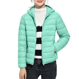 Fabricant de doudounes pour femmes de qualité supérieure, veste d'hiver élégante coupe-vent à capuche, personnalisation en gros, veste de neige pour femmes - Product Image 1