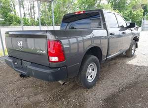 RAM 1500 2024 USADA, VOLANTE A LA IZQUIERDA/DERECHA, DE SEGUNDA MANO - Product Image 3