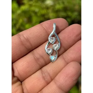 Colgante de Corazones de Piedra Lunar Arcoíris Natural, Plata de Ley 925, Joyería Fina Hecha a Mano con Piedras Preciosas, Proveedor Mayorista OEM ODM - Product Image 1
