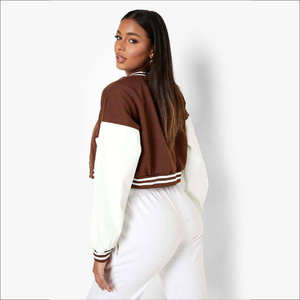 Veste universitaire en gros corps en laine à manches en cuir véritable veste universitaire courte pour femmes - Product Image 5