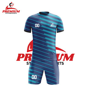 Uniforme de football respirant personnalisable avec technologie de séchage rapide et techniques de coupe automatisées - Product Image 4