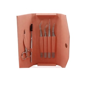 Pinzas de Extensión de Pestañas de Acero Inoxidable Ruso en Oferta, Juego con Tijeras para Pestañas, Cepillo y Estuche de Cuero - Product Image 1