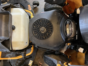 รถตัดหญ้าแบบนั่งขับ Cub Cadet XT2 GX54 FAB GX54D LX42 26 แรงม้า 54 นิ้ว ระบบไฮโดรสแตติก เครื่องยนต์โคห์เลอร์ มือสองและใหม่ ขาย - Product Image 5