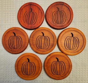 Tabla de cortar premium de madera de acacia tradicional con asa recortada y pulido natural para un estilo culinario profesional - Product Image 1
