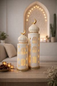 Elegante Farol de Metal Blanco con Paneles de Vidrio, Luz Cálida de Vela, Decoración para el Hogar, Ideal para Decoración Festiva y Regalos - Product Image 4