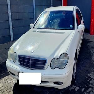 MERCEDES-BENZ C-CLASS C200K CLASSIC AUTO d'occasion 2003, conduite à gauche/droite - Product Image 1