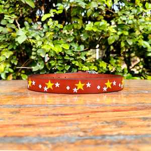 เข็มขัดหนังวัวแบบลำลองปักด้วยด้ายห้าดาวมีความยาวตามสั่งพร้อมหมุดสีเงินสำหรับหัวเข็มขัด - Product Image 3