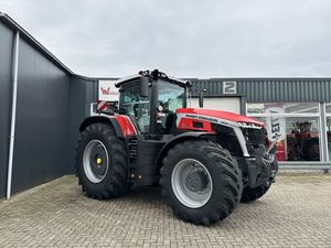 Compre Tractor Agrícola Massey Ferguson 5711 con Bomba PLC 4WD y Transmisión por Engranajes, Uso Agrícola, Entrega Rápida y Opciones de Venta al Por Mayor - Product Image 2