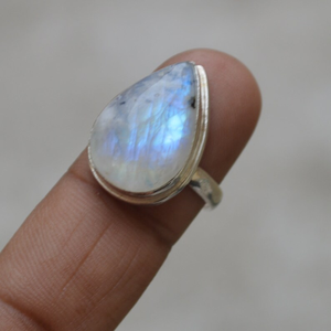 พลอยมูนสโตนสีฟ้าเพลิงสีรุ้ง925เป็นของขวัญแต่งงานแหวนอัญมณีธรรมชาติที่งดงาม - Product Image 1