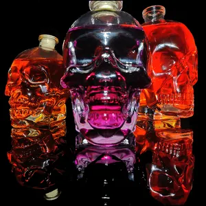 No.1 Creative Design 380ml 500ml 700ml 1000ml Skull Shape Transparent Vodka Brandy Whiskey Glass Liquor Bottle With Cork