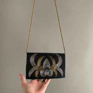 Sac à main décontracté en perles de verre multicolores de forme personnalisée MS Handicraft avec poignée, sac baguette fait main indien - Product Image 1