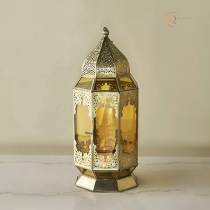 Lanterne décorative en métal de luxe, porte-bougie pour salon |   Crée une ambiance chaleureuse et accueillante, utilisation pendant le Ramadan, imperméable et durable - Product Image 4