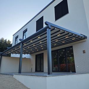 Pérgola Bioclimática de Aluminio con Recubrimiento en Polvo de Platino, Ecológica, Retráctil, Duradera y Resistente a la Intemperie - Product Image 1