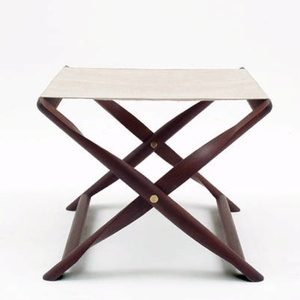 Porte-bagages moderne en bois au design minimaliste, idéal pour les maisons contemporaines et les espaces de vie compacts - Product Image 3