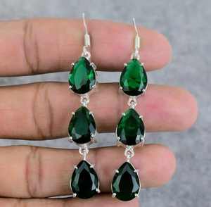 Pendientes de Plata de Ley con Esmeralda Pera, Joyería Hecha a Mano, Regalo de Piedra Natal de Mayo para Mujer, Elegante y Único - Product Image 1