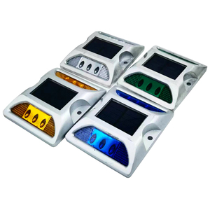 Luci <span class=keywords><strong>Solari</strong></span> <span class=keywords><strong>a</strong></span> LED RGB Riflettenti Quadrate Rialzate IP68 Impermeabili con Pannello Solare in Alluminio per Sicurezza Stradale e Giardino - Product Image 5