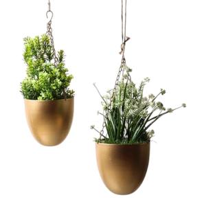 Ensemble de jardinières suspendues en métal doré avec chaînes, pots décoratifs élégants pour plantes d'intérieur et décoration intérieure - Product Image 1