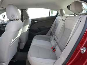 CHEVROLET CRUZE LT HATCHBACK Turbo AWD R18 2017 D'OCCASION Sièges en tissu foncé prêts à être expédiés - Product Image 6