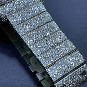 Eleva tu apariencia con nuestro último reloj de pulsera para hombre tachonado a mano con acero inoxidable con accesorio de diamantes VVS Moissanite - Product Image 4