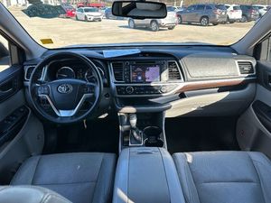 Voiture d'occasion de qualité abordable, Toyota Highlander 2015, conduite à gauche - Product Image 2