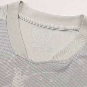 Uniforme de football à manches courtes respirant et léger fabriqué en usine, couleur personnalisée, haute qualité, 100% polyester pour hommes adultes - Product Image 3