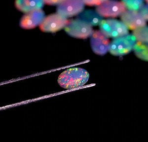 Gemas de Mehrajudin 100% Naturales de Alta Calidad, Certificadas por Terceros, Cabujón de Ópalo Etíope de 4x6 mm, 0.5-2 Quilates, Fuego Intenso, Venta al Por Mayor - Product Image 5