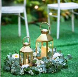 Lanterne à bougie en métal doré de luxe avec panneaux en verre, design classique de poignée, lumière douce et chaude pour la décoration de la maison et les cadeaux festifs - Product Image 3