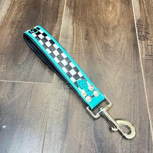 สายจูงสุนัขหนังแท้สำหรับใช้กลางแจ้งดีไซน์แบบหรูหราดีไซน์ลายตารางหมากรุกใหม่ออกแบบได้ตามต้องการ - Product Image 3