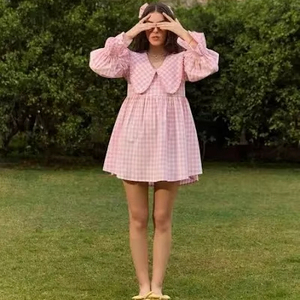 Robe d'été en coton indien faite à la main pour femmes Mini col en V Lavable Douce Naturelle Respirante Écologique Vêtement de fête élégant - Product Image 1