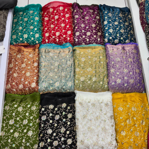 Tela de seda suave y elegante, Material de calidad superior, perfecto para decoración del hogar, cortinas, cortinas, ropa de lujo, ropa de diseñador - Product Image 1