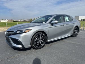 Toyota Camry SE d'occasion propre 2023 - Product Image 3