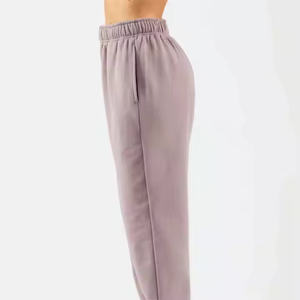 Pantalon de jogging confortable en polaire à taille moyenne avec logo personnalisé pour hommes et femmes Pantalon de survêtement vierge de style décontracté en vente complète sur mesure - Product Image 4