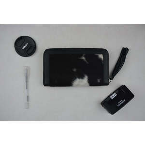 LAXURA กระเป๋าสตางค์ผู้หญิงหนังวัวแท้ขนาดเล็ก หรูหราและมีสไตล์ - Product Image 2