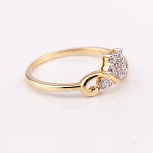 Prêt à expédier Bague de style classique en or jaune 18 carats R-10499 premium avec diamant et perle fabriquée en Thaïlande - Product Image 3