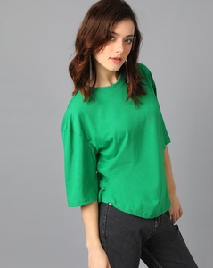 เสื้อยืดผู้หญิงแขนสั้นเปิดไหล่สีทึบสีล้วนสำหรับฤดูร้อนดีไซน์ใหม่ - Product Image 4