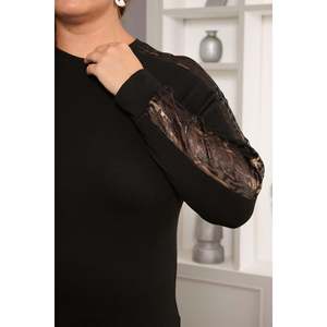 Blusa Negra de Talla Grande para Mujer RMG con Mangas con Detalle de Encaje Elegante, Blusa Cómoda de Mezcla de Poliéster y Viscosa para Otoño Invierno - Product Image 2