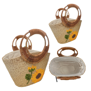 Bolsa de jacinto de agua tejida a mano: combina estilo, espacio y sostenibilidad - Product Image 1