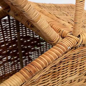 Cesta de picnic de ratán natural con tapa con bisagras y asas de transporte Diseño hecho a mano - Product Image 4