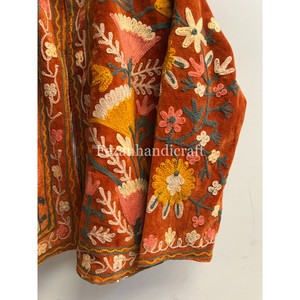 Veste courte en velours brodée Suzani en gros avec doublure intérieure en coton Veste décontractée pour femmes Deux poches latérales - Product Image 3