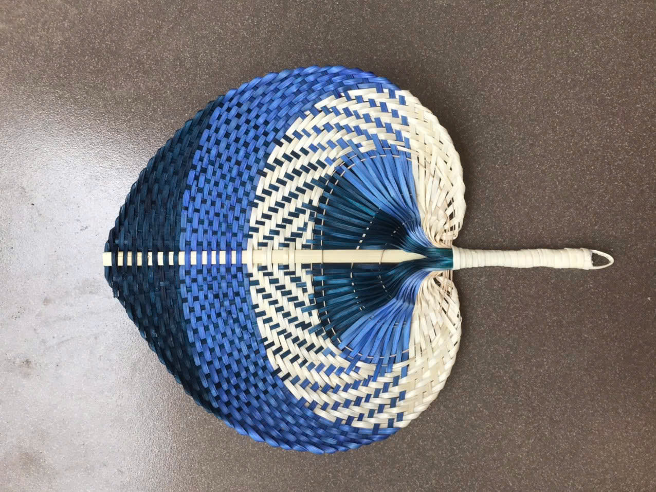 สีน้ำเงิน