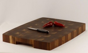 Planche à découper en noyer de qualité supérieure, planche à découper solide conçue pour une utilisation intensive en cuisine, découpe et préparation des aliments - Product Image 3