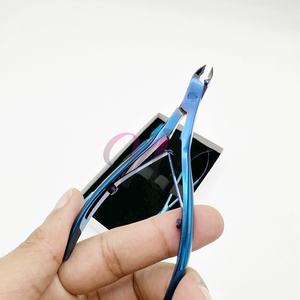 Empujador de cutículas azul de plasma más vendido, empujador de uñas de acero inoxidable de grado quirúrgico de calidad, juego de manicura y pedicura sostenible - Product Image 5