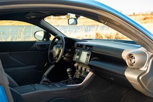 2023 para Toyota GR86 Premium AWD Clean Bastante usado Caja de cambios automática Motor Turbo 4L Capacidad Asientos de cuero Interior oscuro R17 - Product Image 2