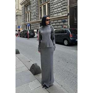 ชุดเสื้อผ้าถักไหมพรมดาร์ซี่ วูลเลน 9969 ประกอบด้วยกระโปรง เสื้อเบลาส์ และเครื่องประดับแฟชั่น - Product Image 1