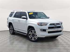 Toyota 4Runner Limited 2024, Construcción Refinada, Ligeramente Usada - Product Image 3