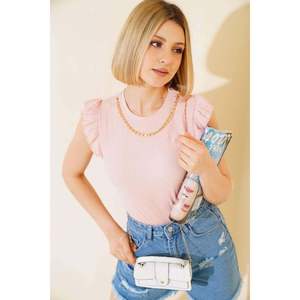 Blusa de Salmón con Detalle de Collar de Cadena para Mujer - Product Image 4