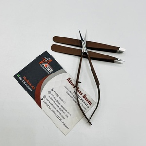 Ciseaux à sourcils inclinés brun chocolat avec logo personnalisé Outil à ressort en acier durable Pince à sourcils pointue inclinée - Product Image 4