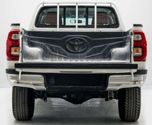 Toyota Hilux HI 2.7L Intérieur blanc Marron 4 cylindres Moteur essence/gazoline 4 roues motrices Volant à gauche Siège en tissu Caméra 360° - Product Image 6